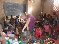 04-byggeri, katanga kids marts 2012 062